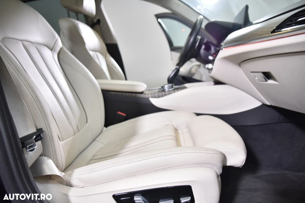 BMW Seria 5 520i Aut. Luxury Line - 11