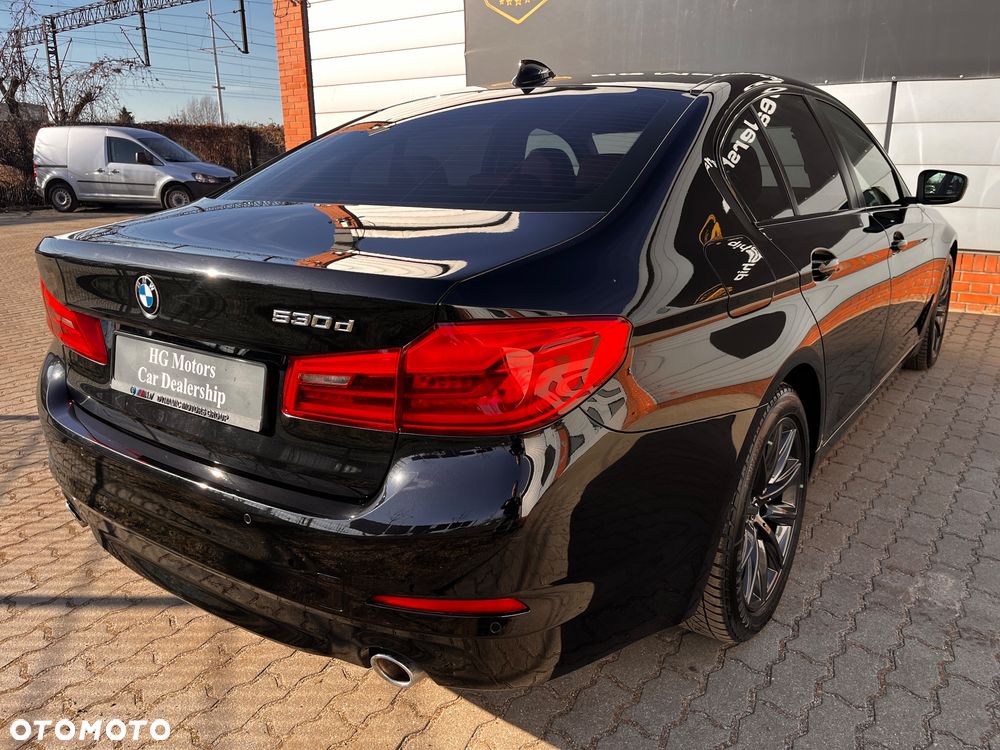 BMW Seria 5 530d Sport Line - 13
