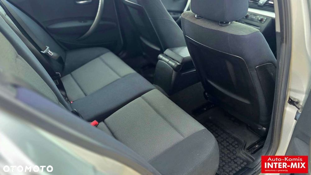 BMW Seria 1 120d - 24