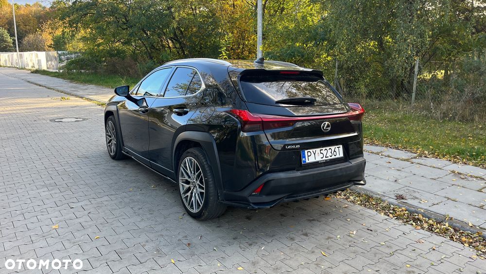 Lexus UX - 8