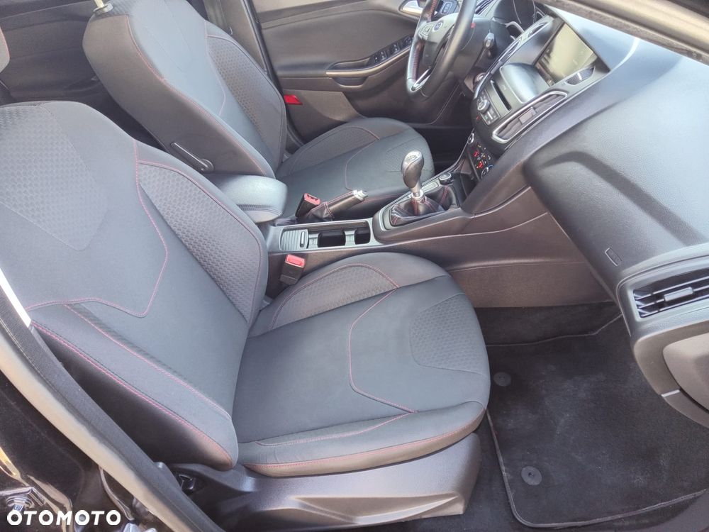Ford Focus 2.0 TDCi ST-Line Red ASS - 14