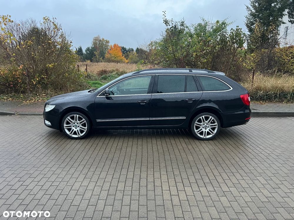 Skoda Superb 2011 photo 5