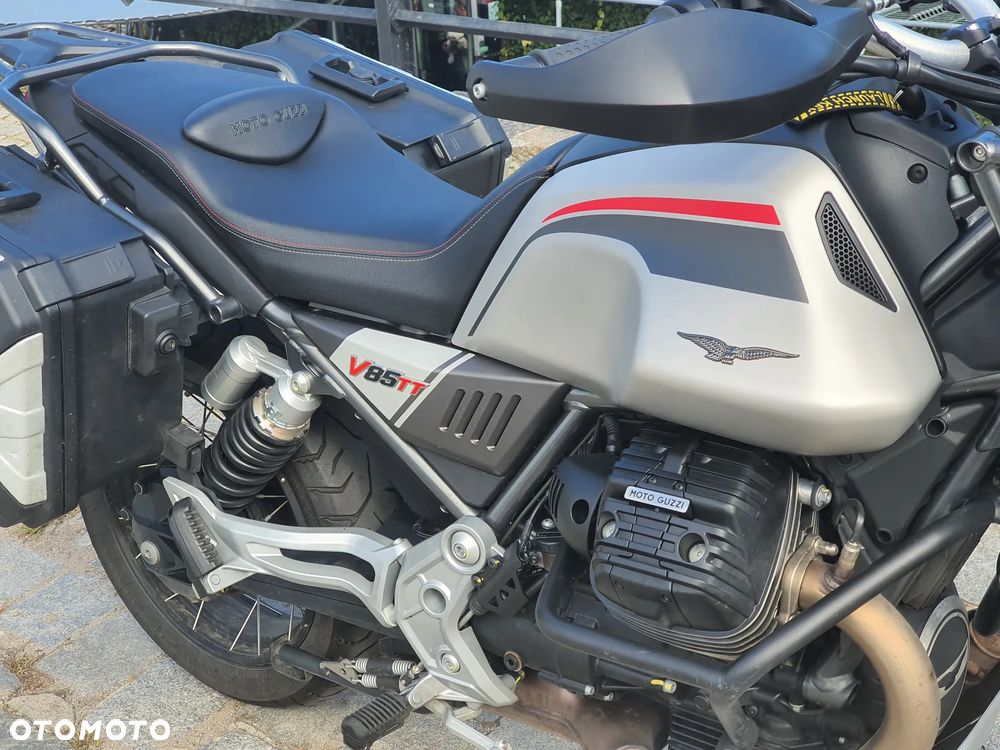 Moto Guzzi V85 - 11