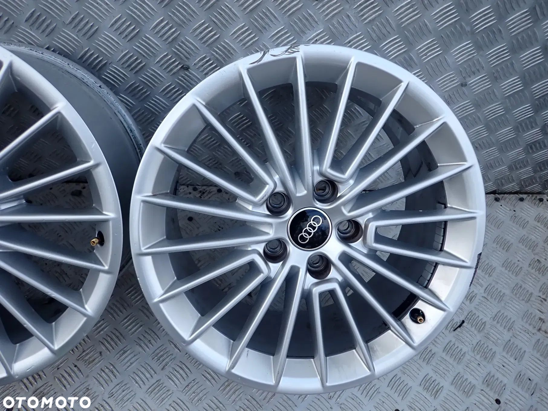 FELGI ALUMINIOWE AUDI 8x17 et 46 A3 A4 b5 b6 b7 A5 A6 A8 Q2 Q3 Q5 - 8Y0601025B - 7
