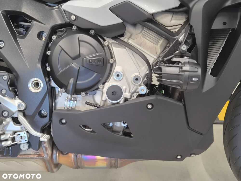 BMW XR - 10
