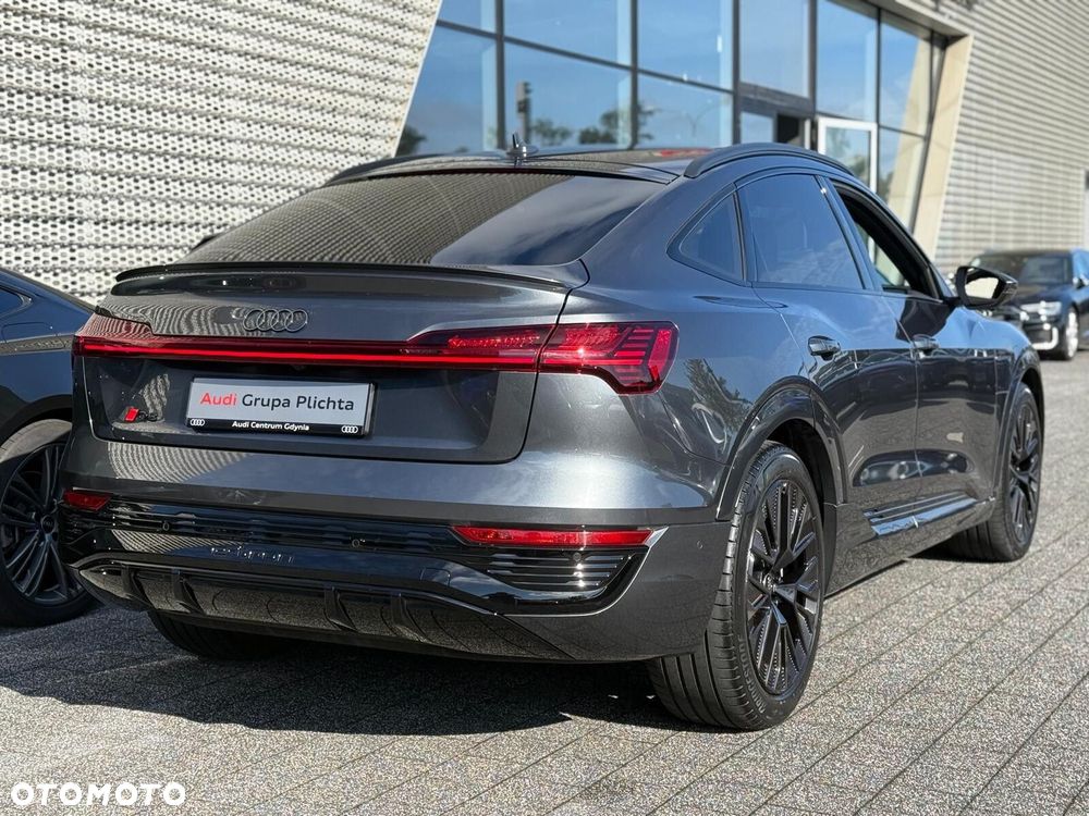 Audi Q8 Sportback e-tron - 13