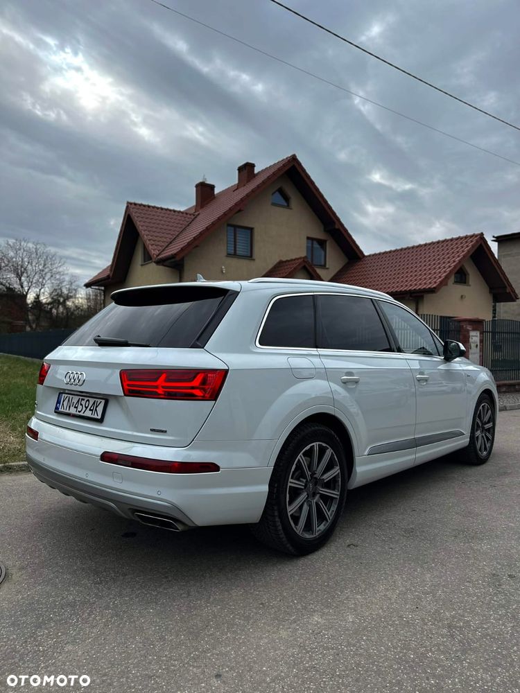 Audi Q7 2017 photo 2