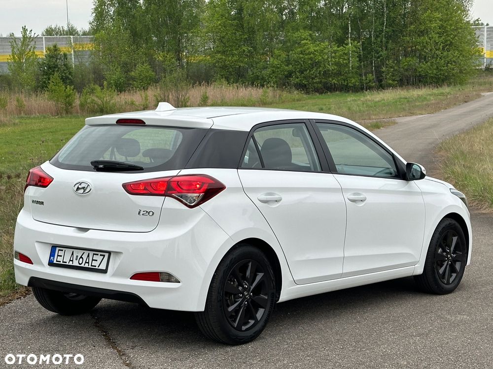 Hyundai i20 blue 1.2 Classic - 11