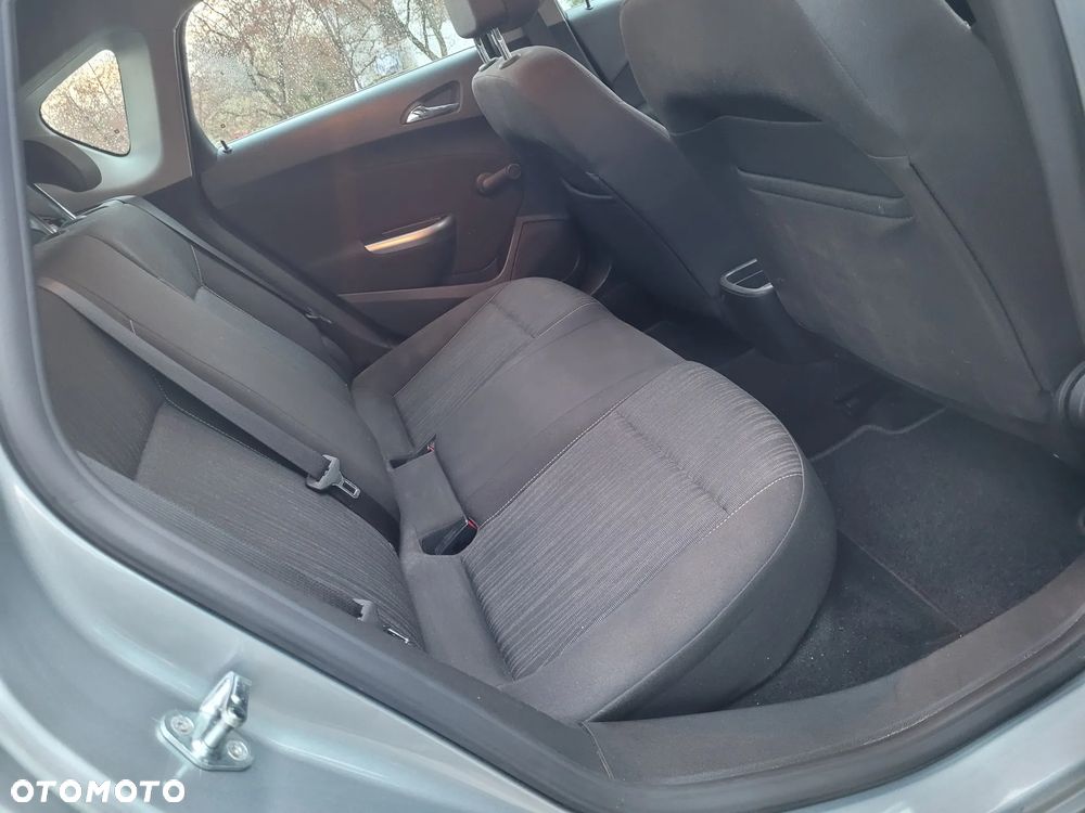 Opel Astra 1.6 Innovation - 10