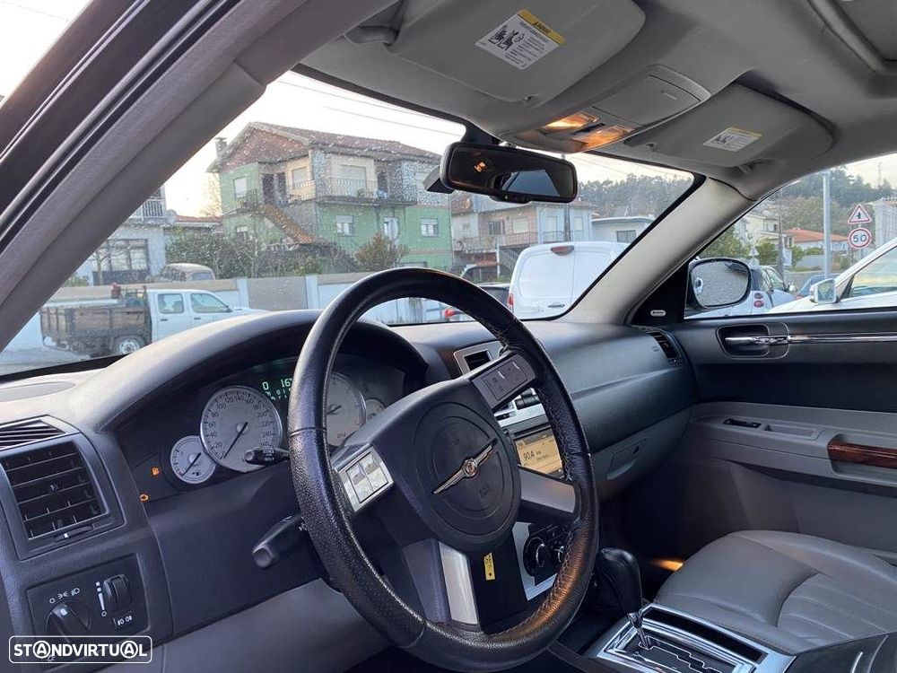 Chrysler 300 C Touring 3.0 CRD - 13