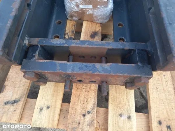Szyna tylna zaczep polowy Case Maxxum 140 - 5