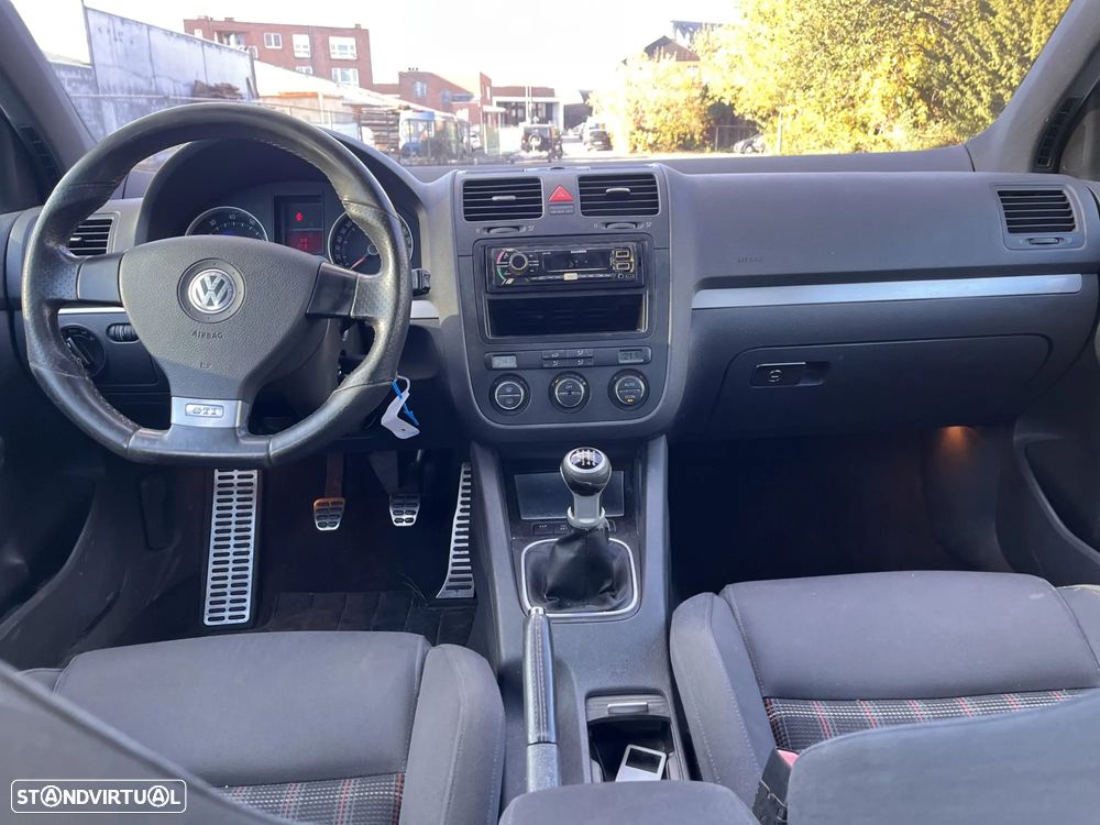 VW Golf 2.0 GTI - 8