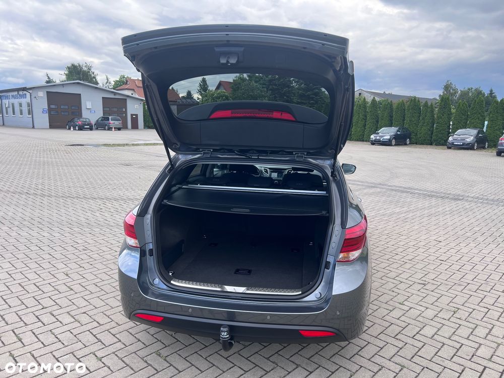 Hyundai i40 Kombi blue 1.7 CRDi Premium - 12