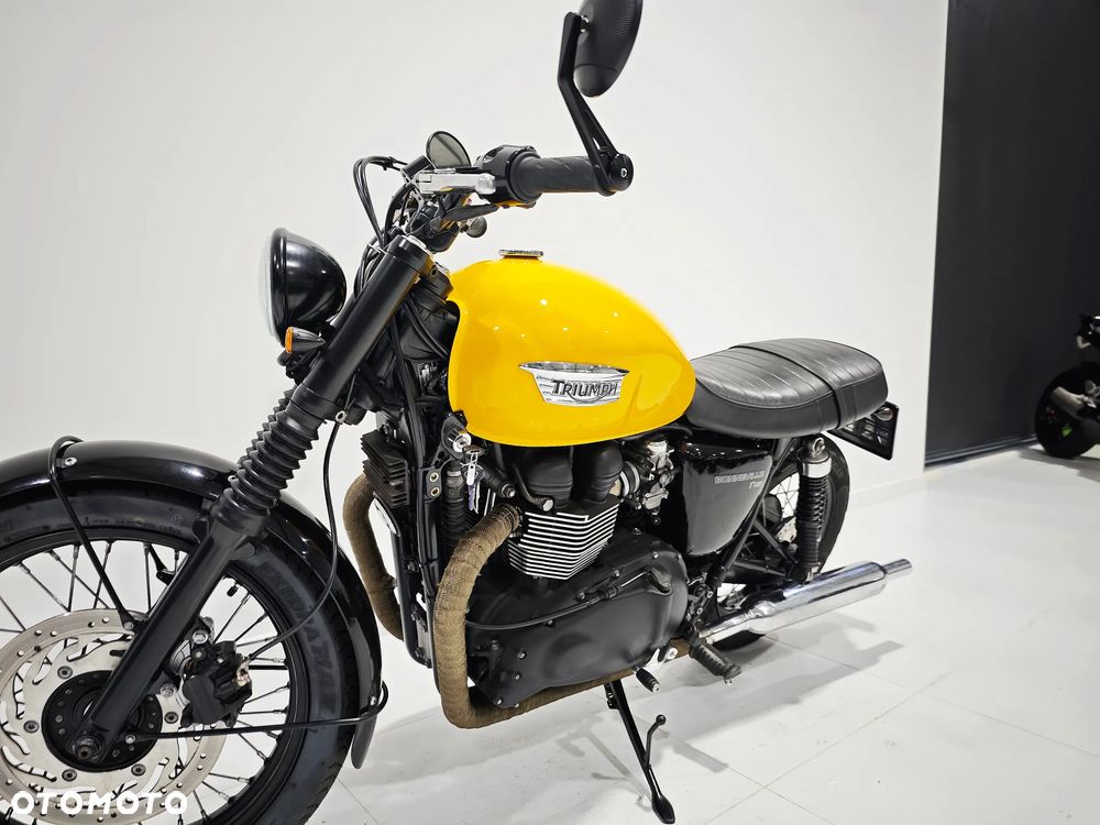 Triumph Bonneville - 12