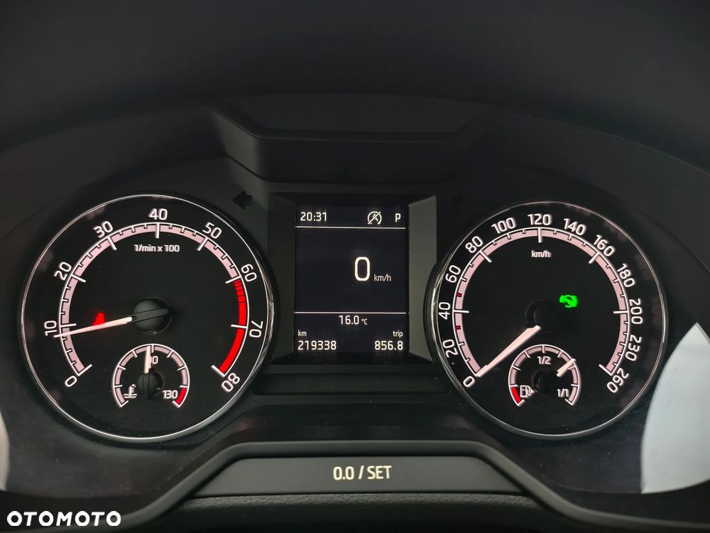 Skoda Octavia 2.0 TSI Ambition DSG - 9