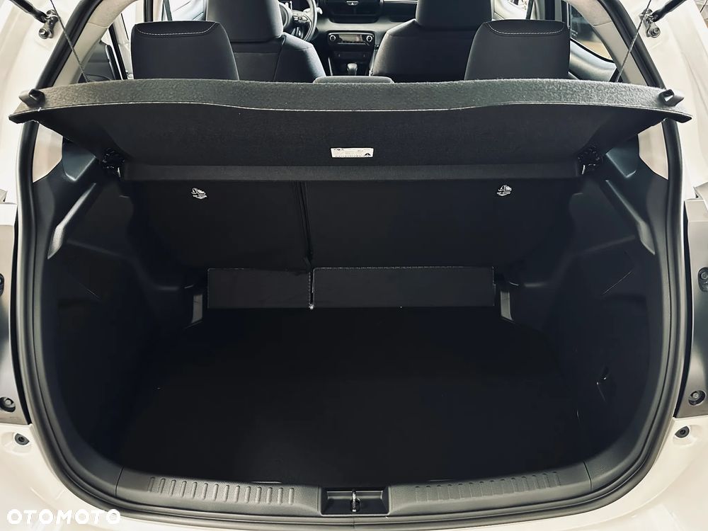 Toyota Yaris Hybrid 1.5 Style - 18