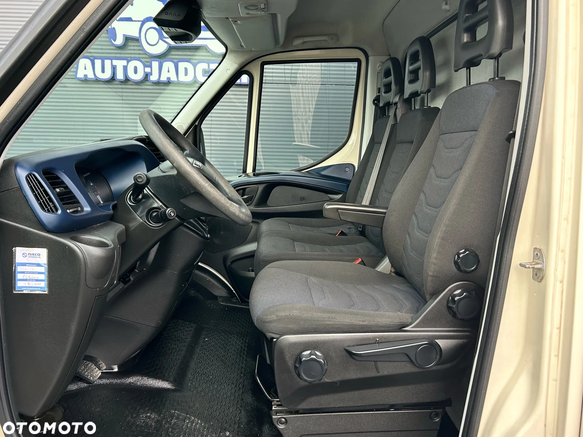 Iveco Daily 35C18 40C18 3.0 HPI Hi-Matic Kontener 8 palet + winda 750kg + drzwi boczne **Climatronic**Sprowadzony**2019R** - 10