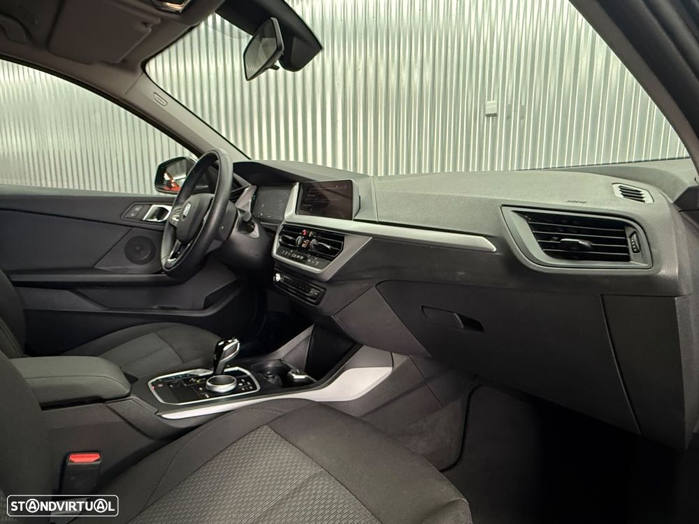 BMW 116 i Aut. Advantage - 19