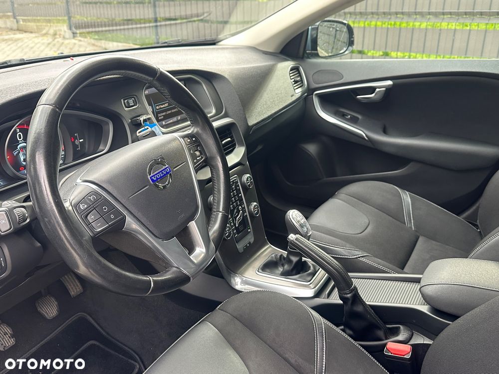 Volvo V40 D2 Momentum - 18