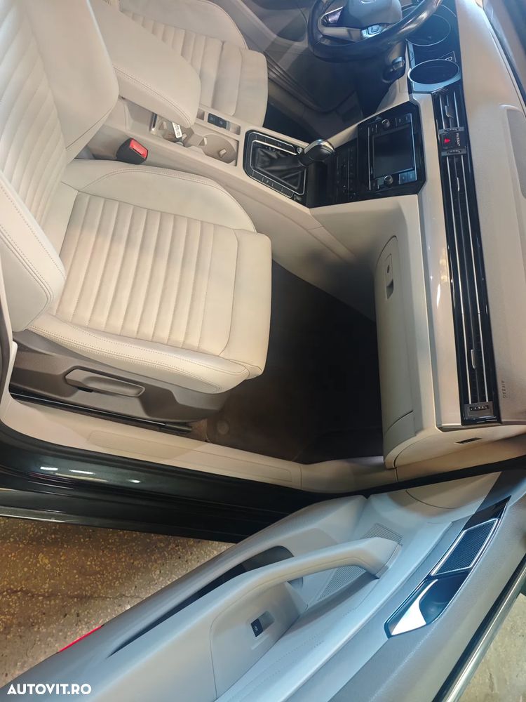 Volkswagen Passat - 12