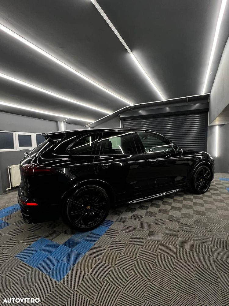 Porsche Cayenne Platinum Edition - 5