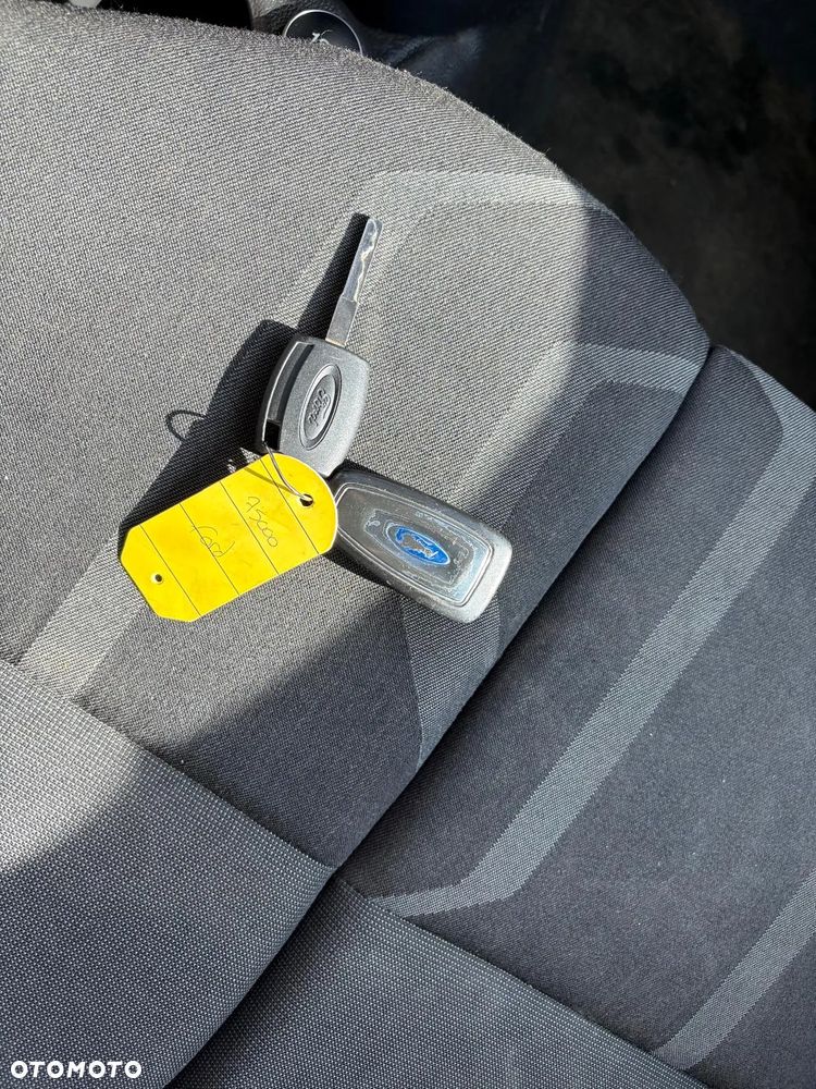 Ford Transit Connect - 19