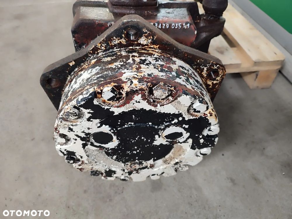 Most napędowy  3426798  Valtra  VALMET 8400 - 4