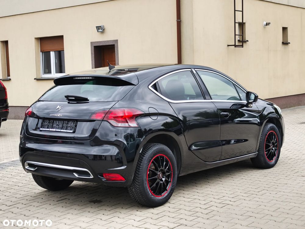 Citroën DS4 e-HDi 110 SoChic - 32