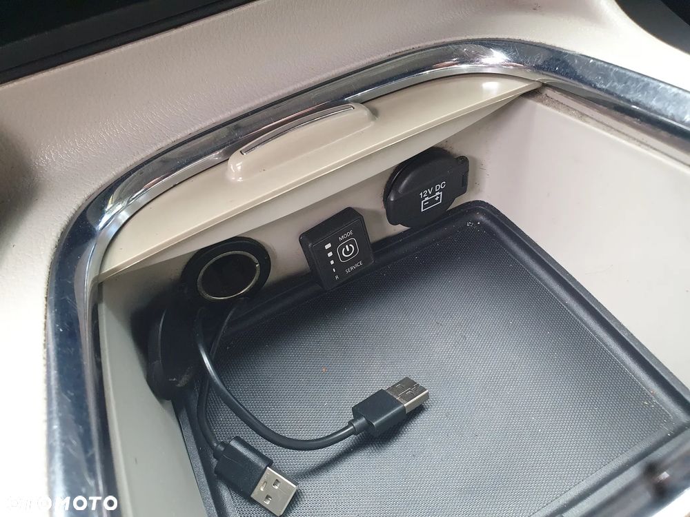 Chrysler Town & Country 3.6 Limited - 29