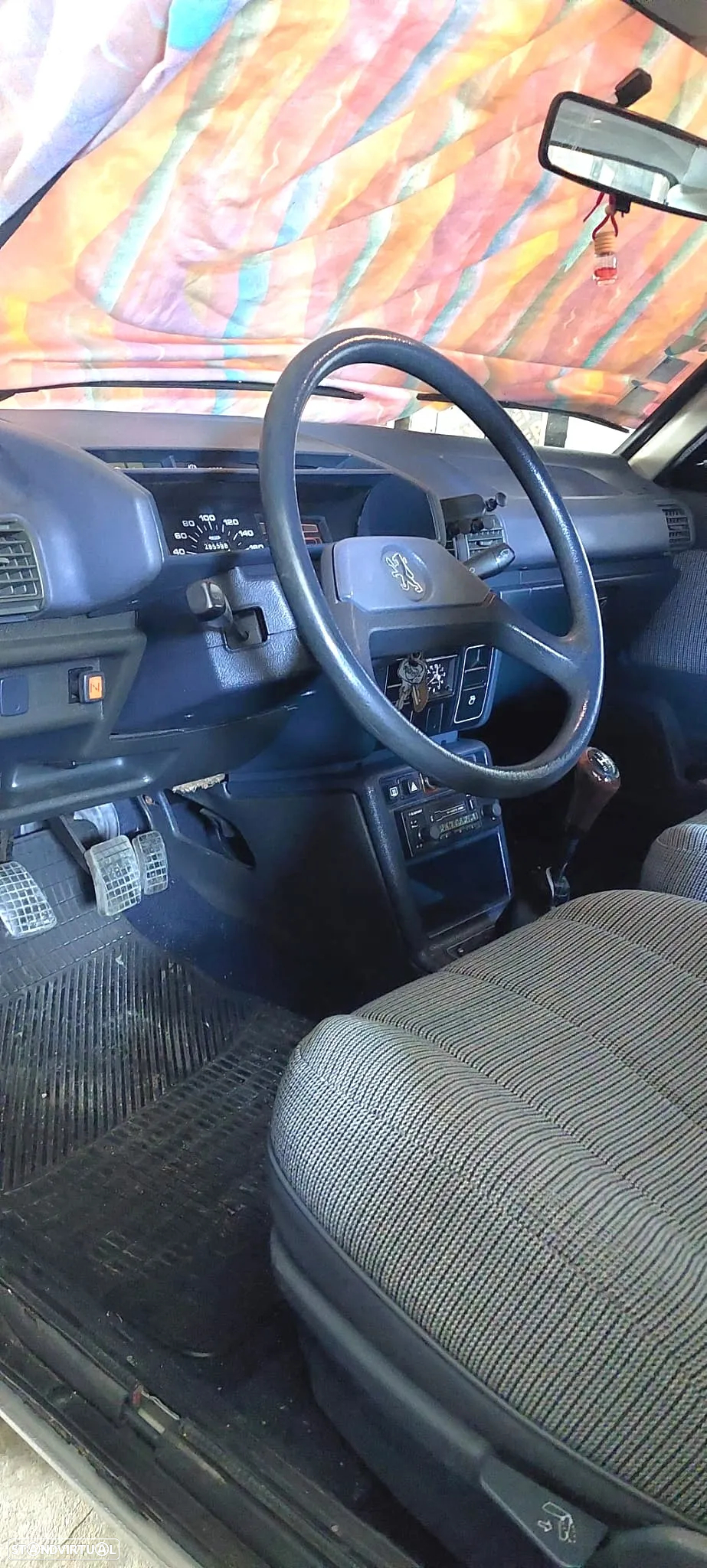 Peugeot 305 - 9