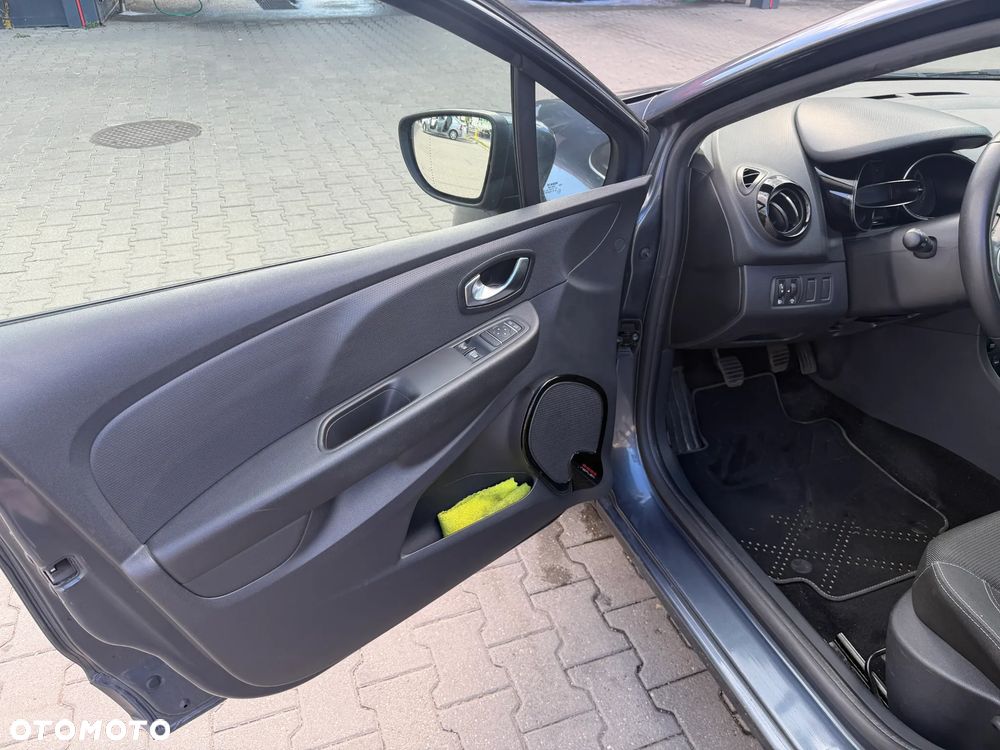Renault Clio 1.2 16V Alize - 21