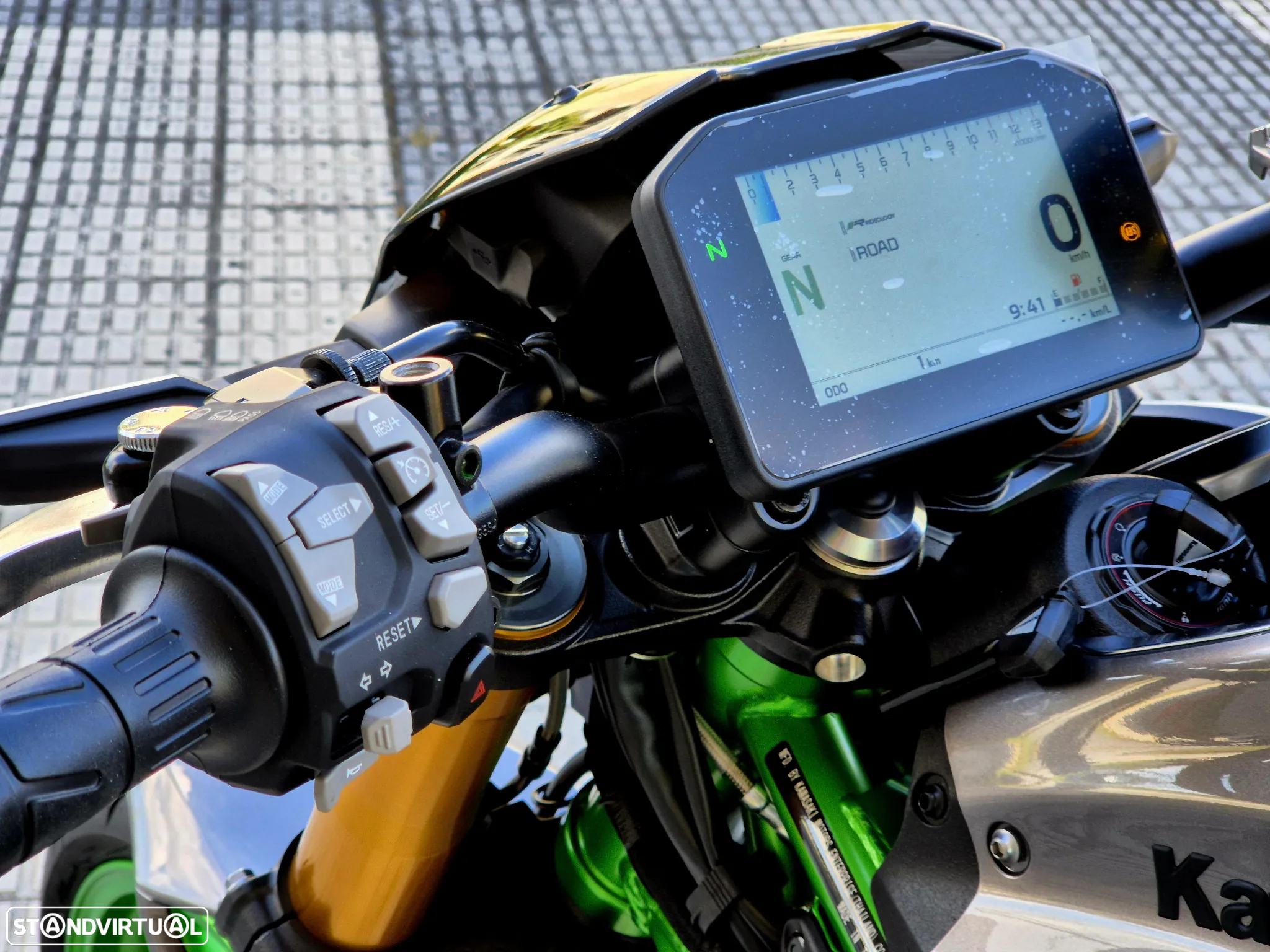 Kawasaki Z 900 SE - 9