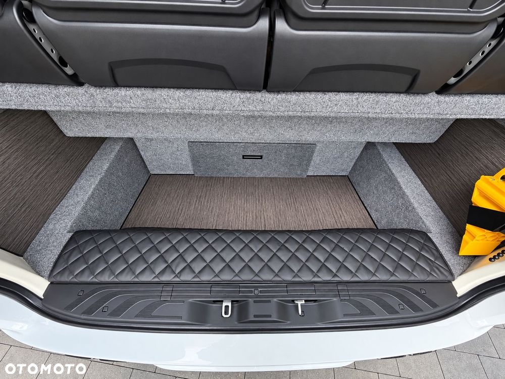 Mercedes-Benz SPRINTER 519 CDI 19+1+1 DUŻY BAGAŻNIK - 35