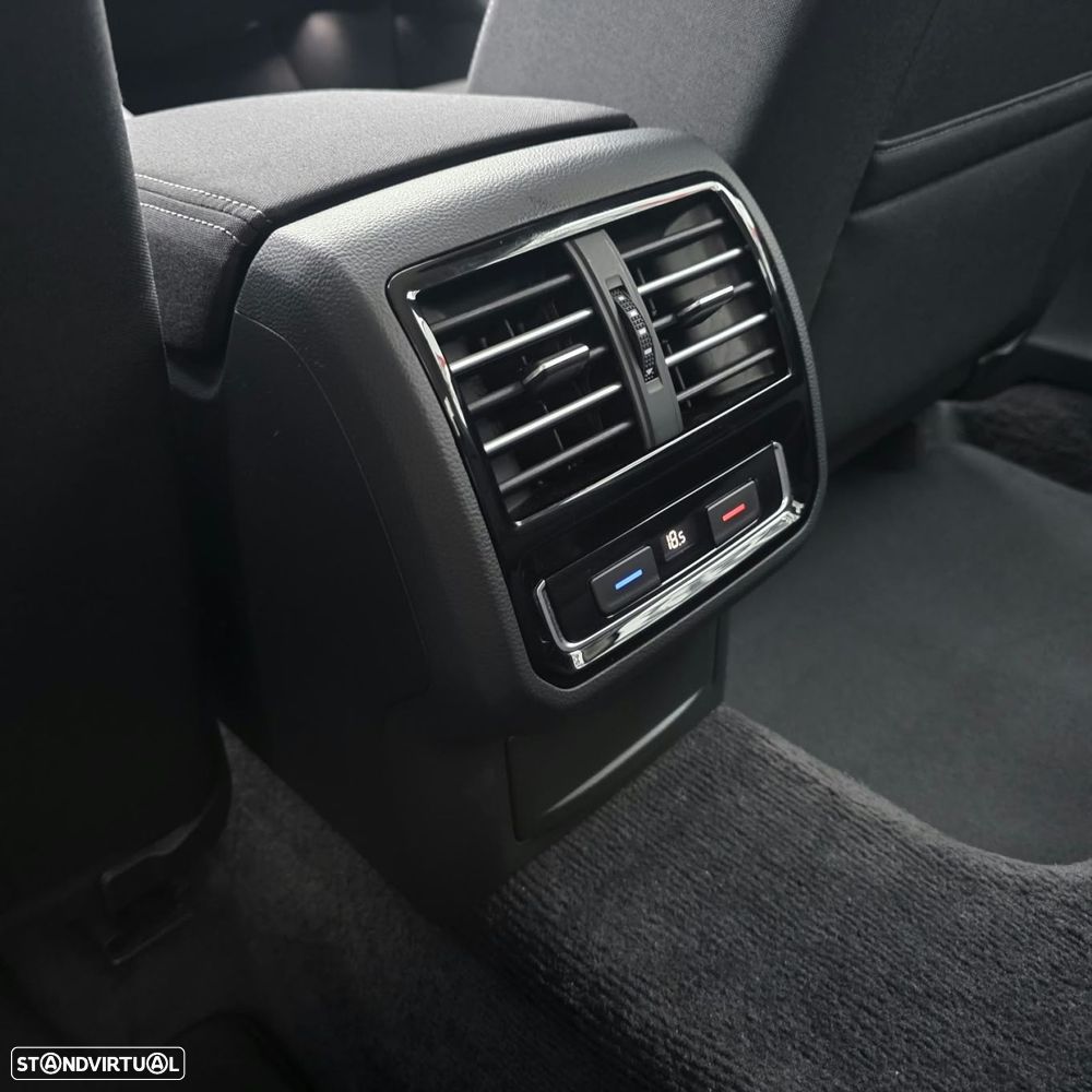 VW Passat 2.0 TDI Confortline - 34