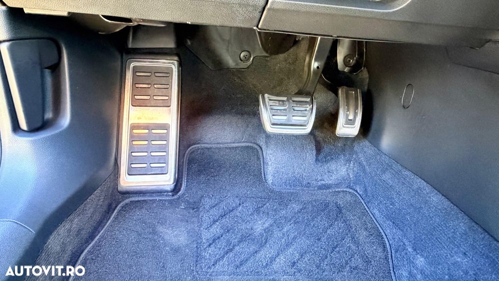 Volkswagen Passat - 26
