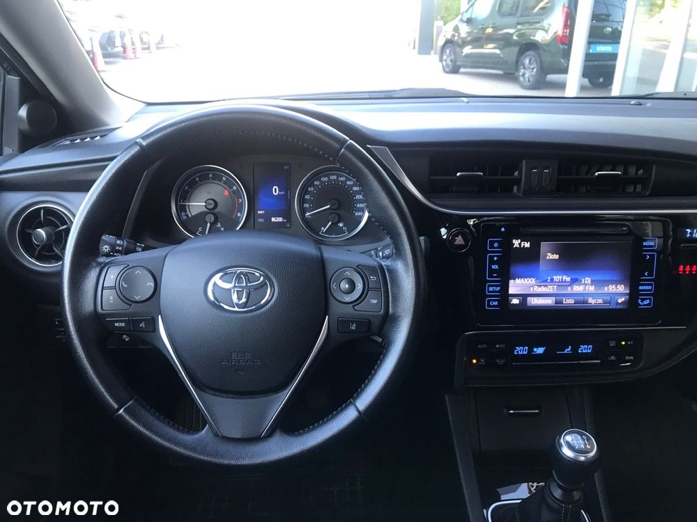 Toyota Corolla 1.6 Comfort - 22