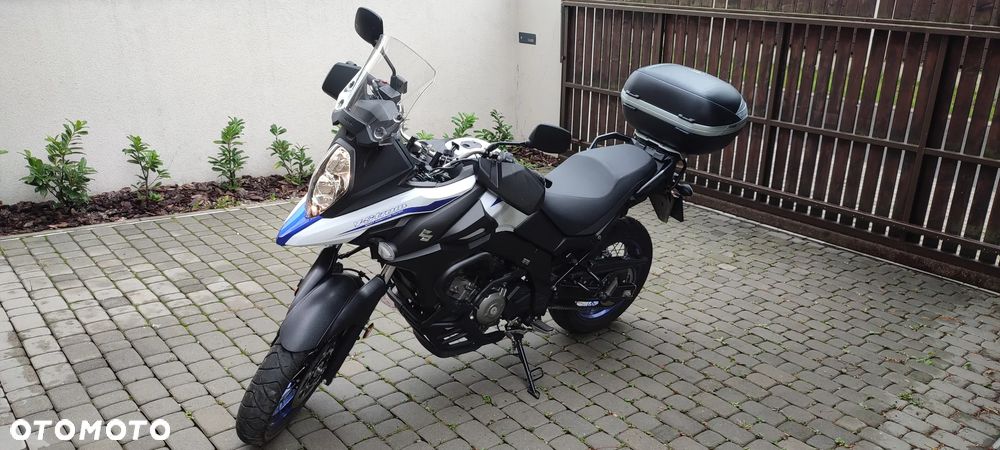 Suzuki V-STROM - 1