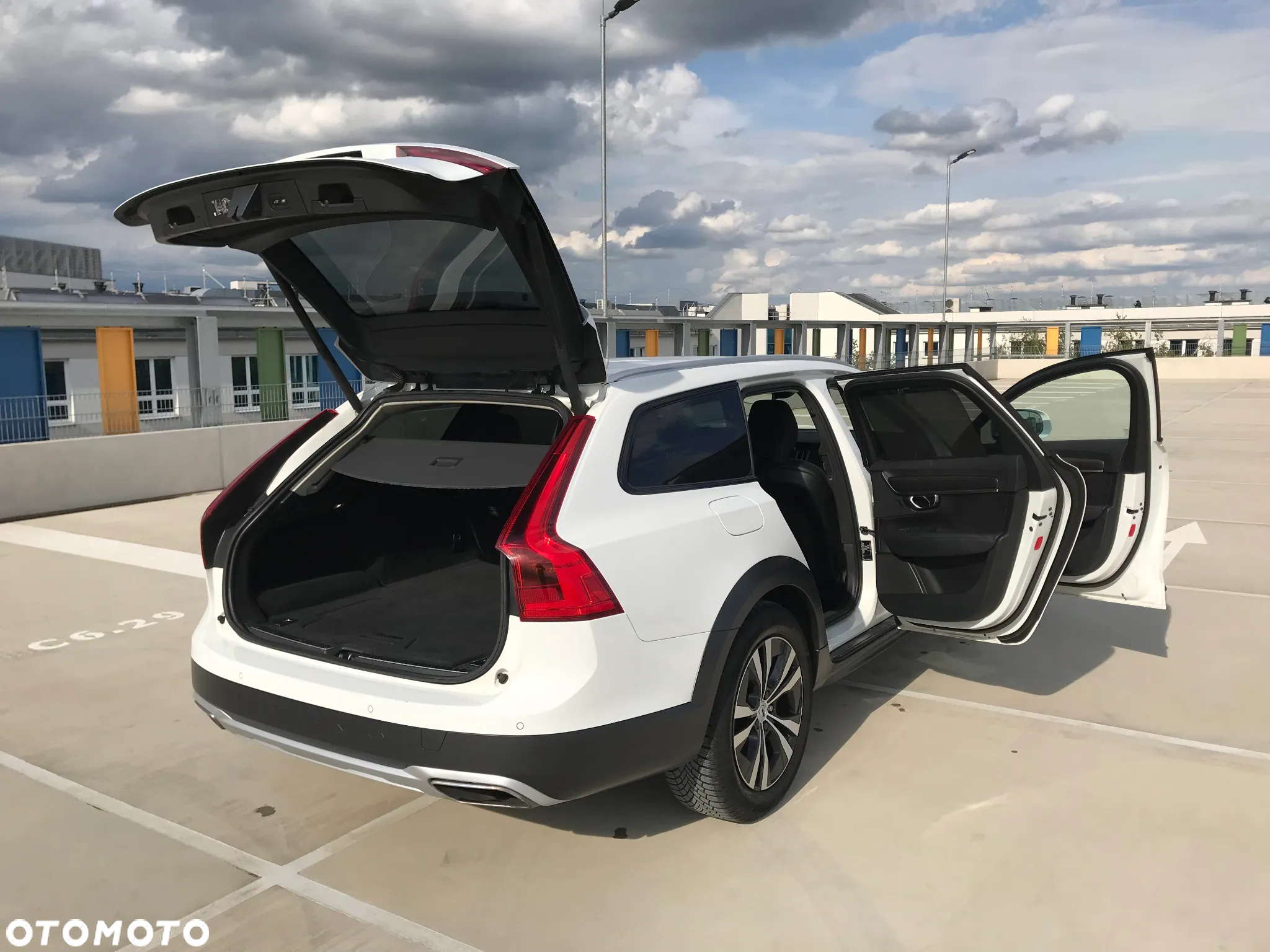 Volvo V90 Cross Country T5 AWD Pro - 9