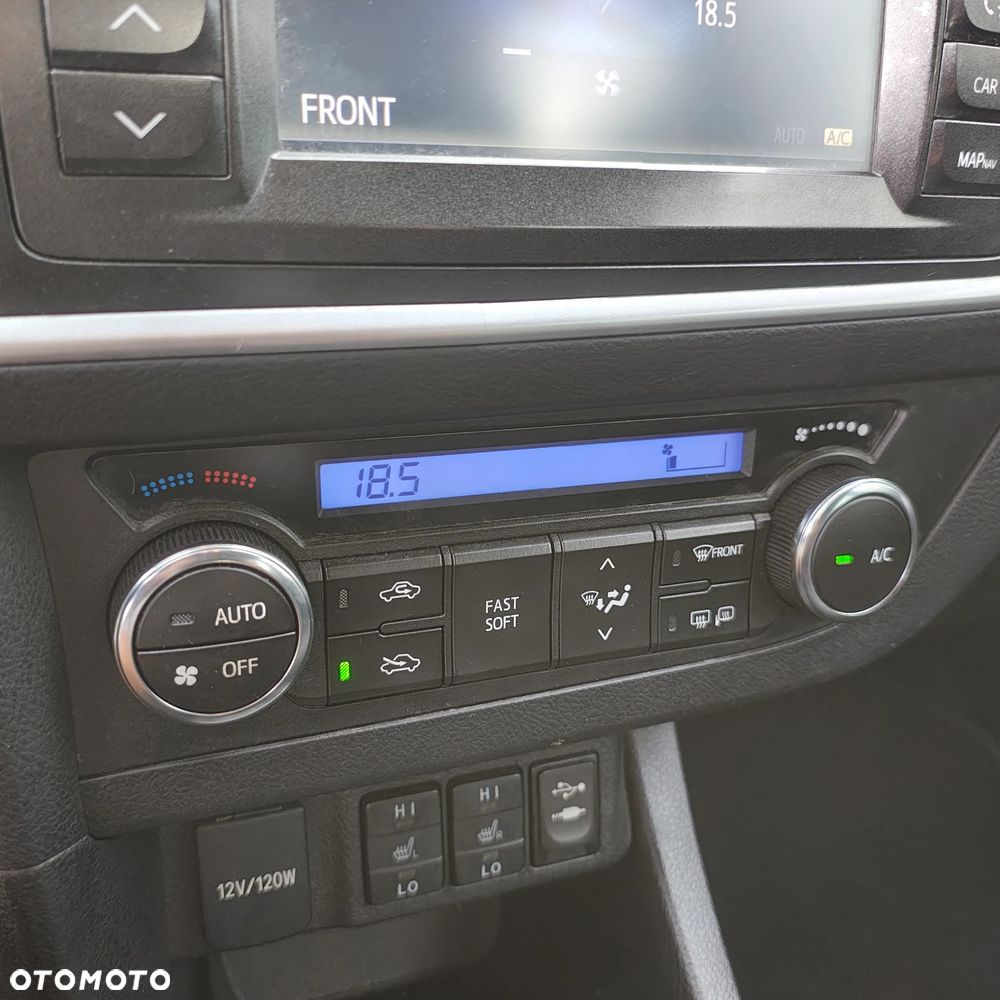 Toyota Auris 2.0 D-4D Premium Comfort - 17