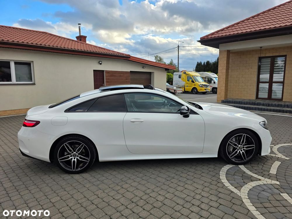 Mercedes-Benz Klasa E 300 9G-TRONIC - 11