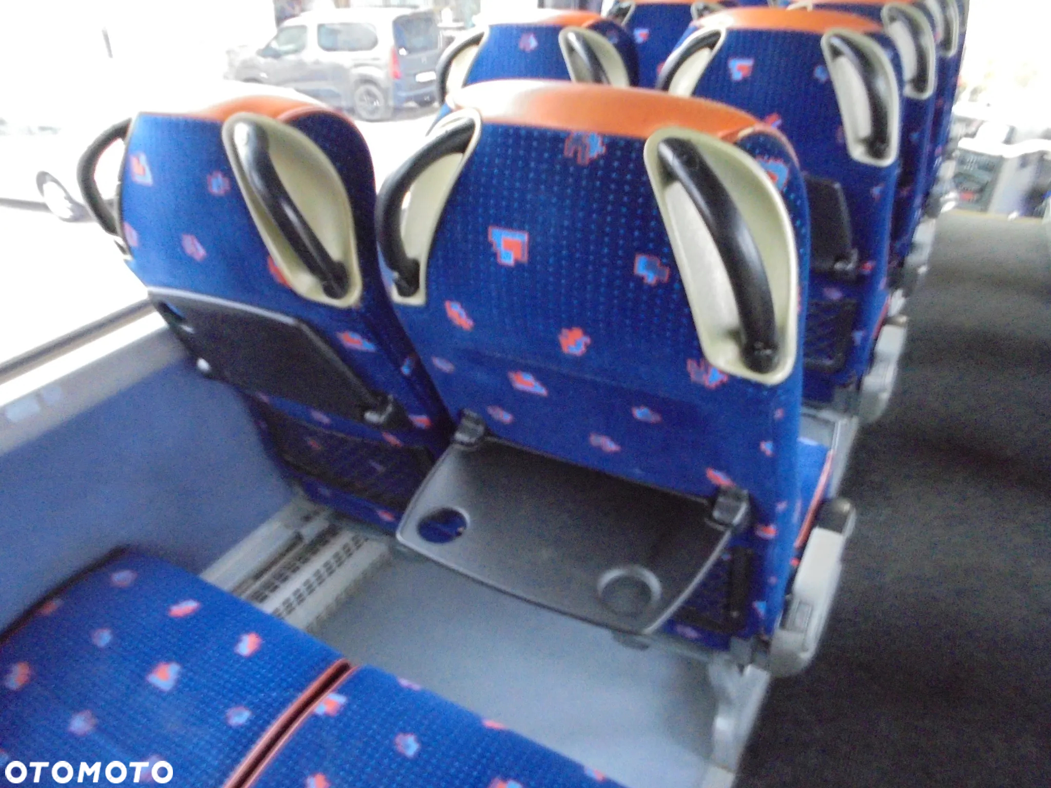 MAN R07 Lions Coach - 17