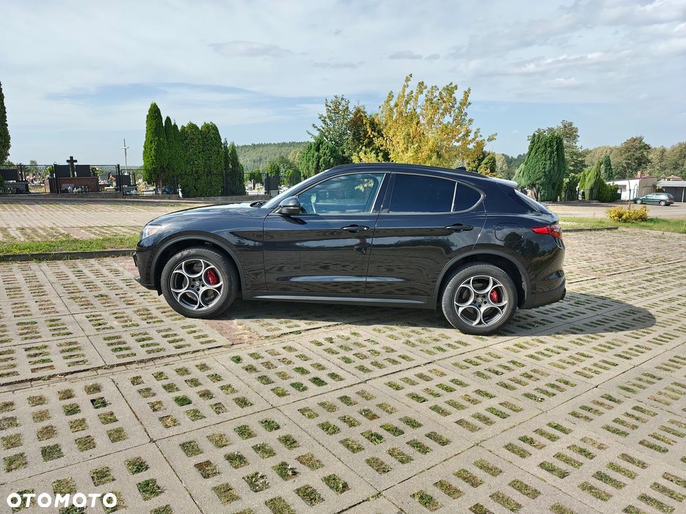 Alfa Romeo Stelvio 2.0 Turbo 16V AT8-Q4 Veloce - 26