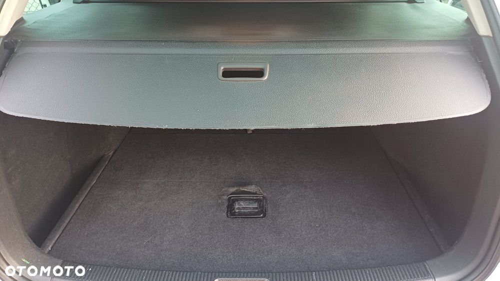 Volkswagen Golf 1.6 TDI DPF Style - 16