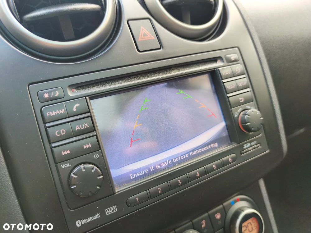 Nissan Qashqai 2.0 dCi 4 x 4 DPF tekna - 29