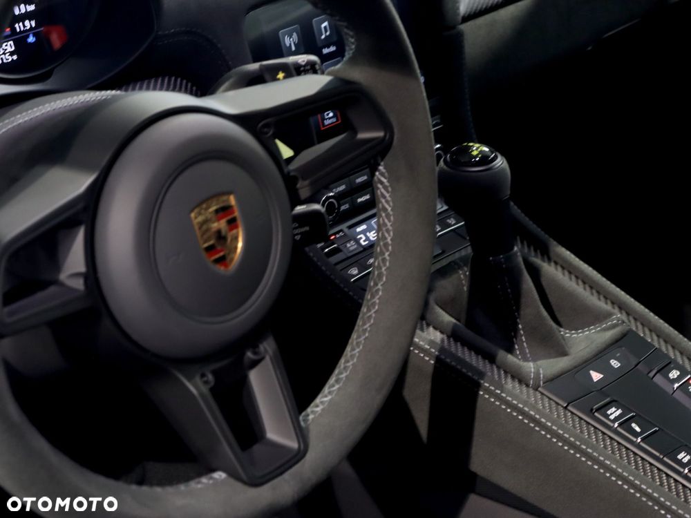Porsche 718 Spyder - 21