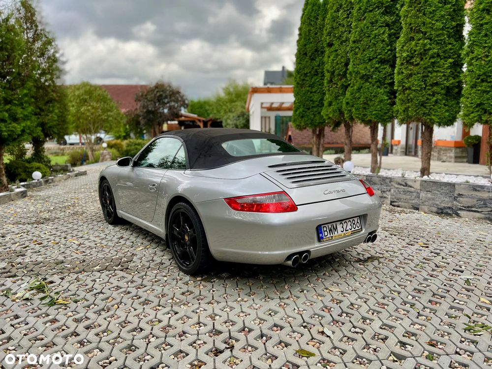 Porsche 911 Carrera - 3