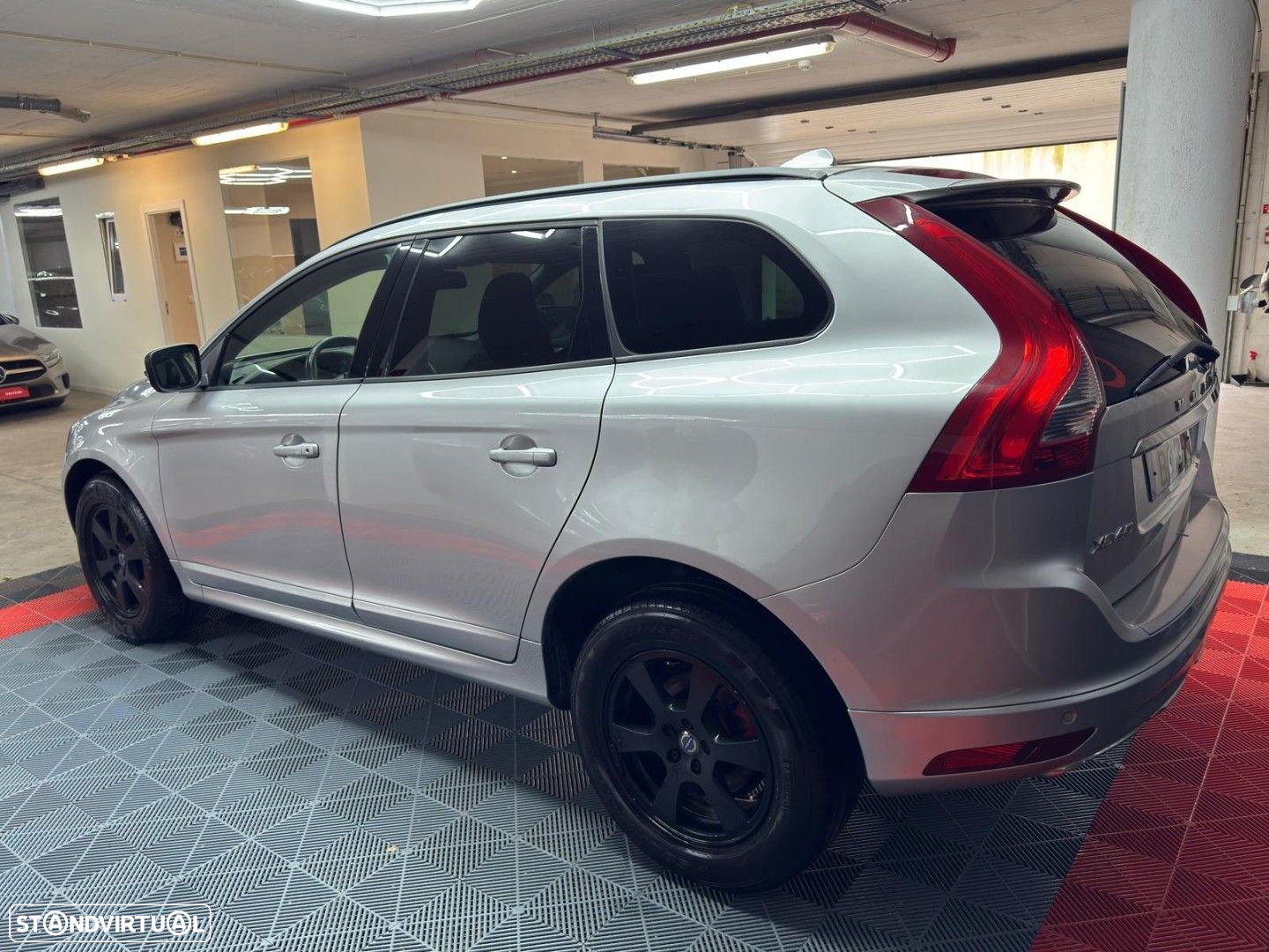 Volvo XC 60 2.0 D3 Momentum Geartronic - 7