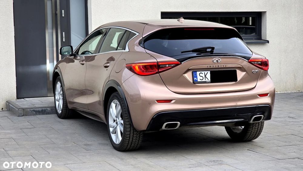 Infiniti Q30 1.6t Business Executive - 10