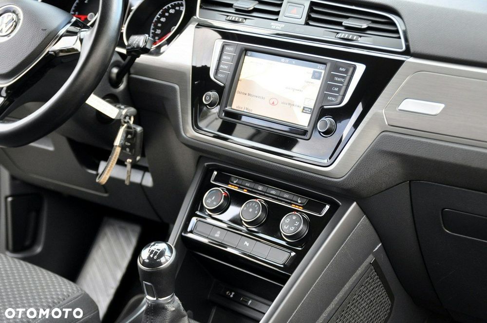 Volkswagen Touran - 27