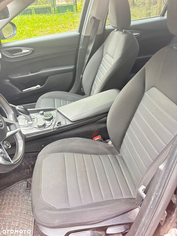 Alfa Romeo Giulia 2.2 D Turbo - 8